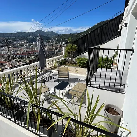 Fully Equiped Newly Refurbished With An Incredible View In Appartement Nice