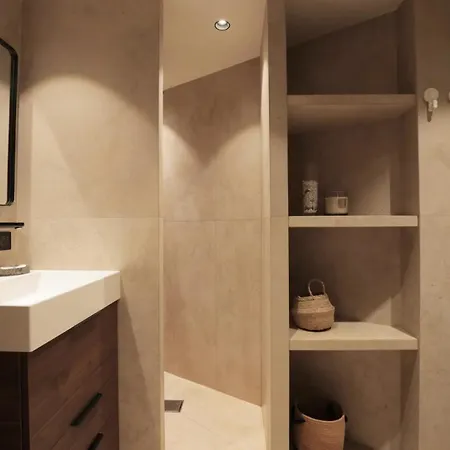 公寓 Fully Equiped Newly Refurbished With An Incredible View In 尼斯